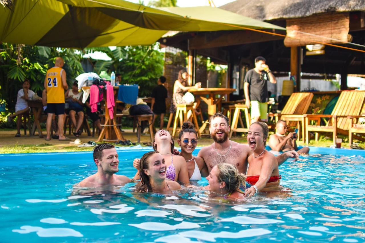 Mad Monkey Siargao (adults Only) * General Luna (Surigao del Norte)